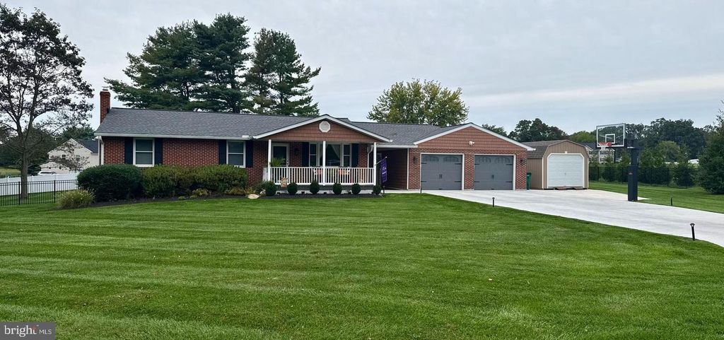 2116 PADDOCK LN, Finksburg, MD 21048