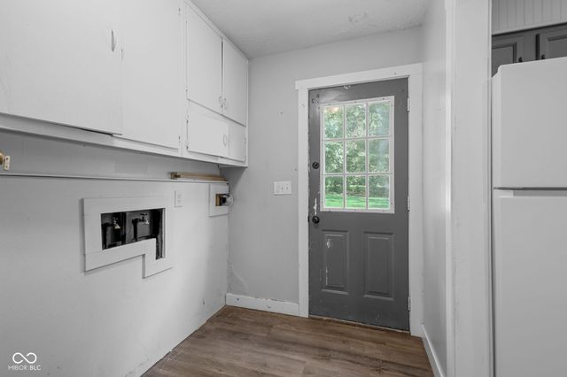 1075 S Morgantown Road, Greenwood, IN 46143