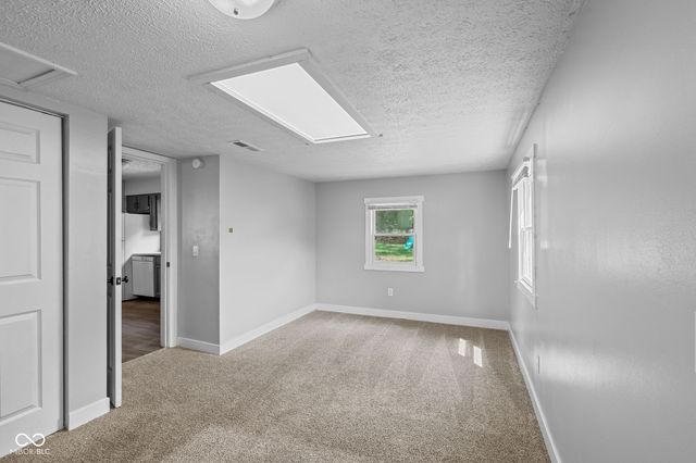 1075 S Morgantown Road, Greenwood, IN 46143