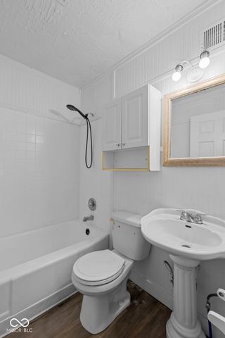 1075 S Morgantown Road, Greenwood, IN 46143