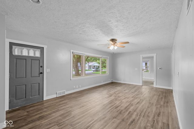 1075 S Morgantown Road, Greenwood, IN 46143