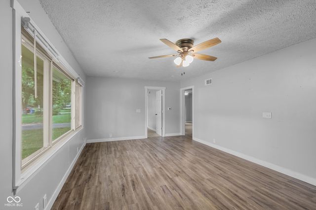 1075 S Morgantown Road, Greenwood, IN 46143