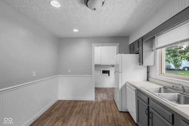 1075 S Morgantown Road, Greenwood, IN 46143