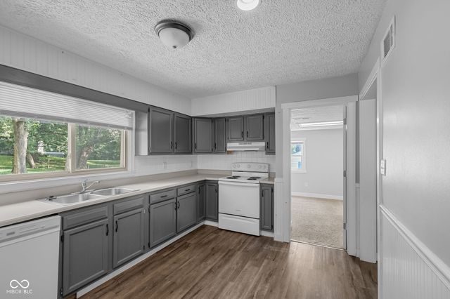 1075 S Morgantown Road, Greenwood, IN 46143