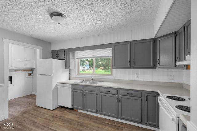 1075 S Morgantown Road, Greenwood, IN 46143