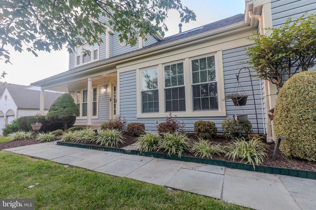 4528 WAVERLY CROSSING LN, Chantilly, VA 20151