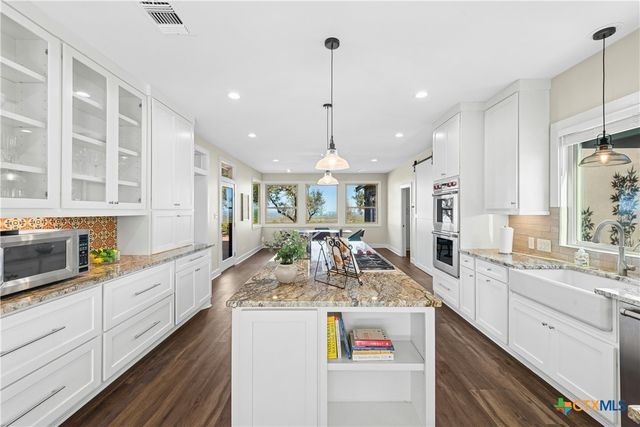 1276 Canyon Crossing View, Dripping Springs, TX 78620