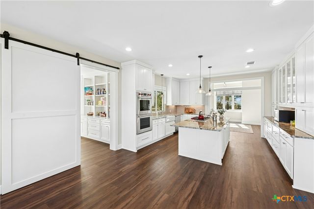 1276 Canyon Crossing View, Dripping Springs, TX 78620