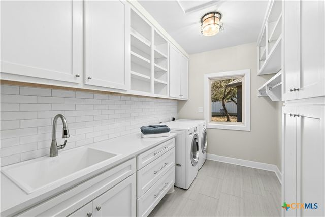 1276 Canyon Crossing View, Dripping Springs, TX 78620