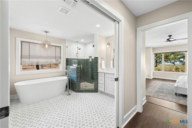 1276 Canyon Crossing View, Dripping Springs, TX 78620