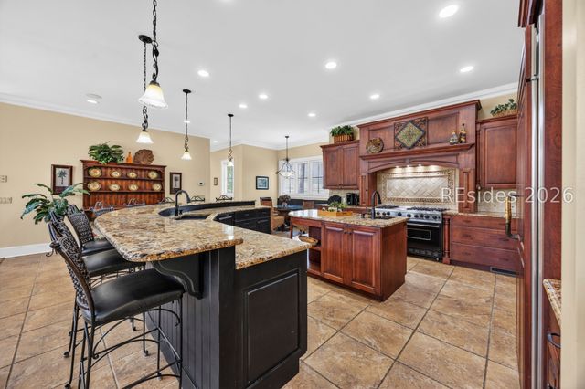 14 Dove St, Hilton Head Island, SC 29928