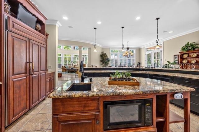 14 Dove St, Hilton Head Island, SC 29928
