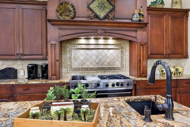 14 Dove St, Hilton Head Island, SC 29928