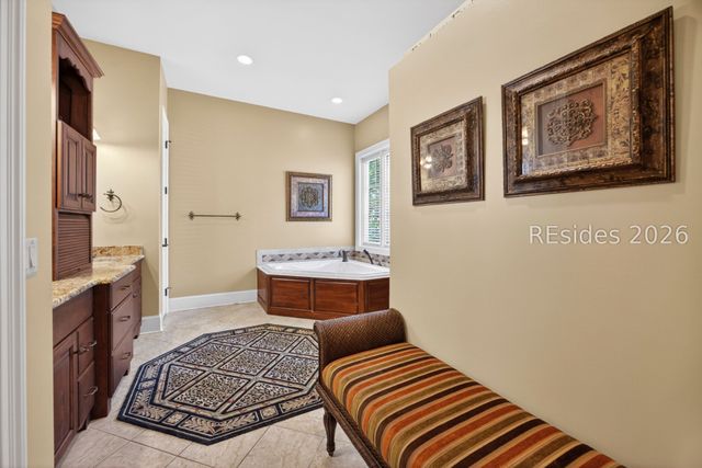 14 Dove St, Hilton Head Island, SC 29928