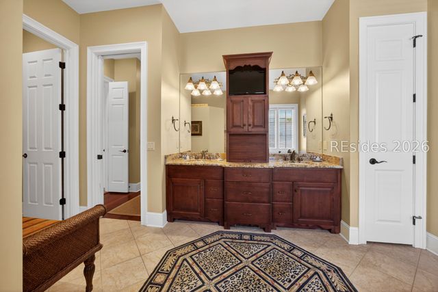 14 Dove St, Hilton Head Island, SC 29928