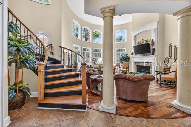 14 Dove St, Hilton Head Island, SC 29928
