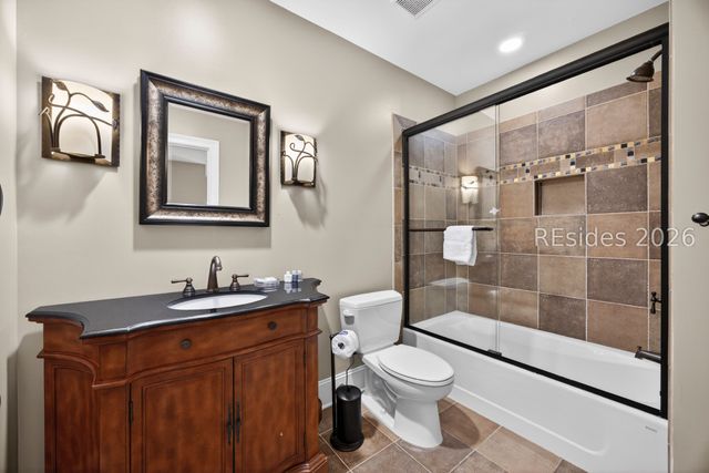 14 Dove St, Hilton Head Island, SC 29928