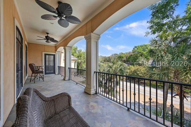14 Dove St, Hilton Head Island, SC 29928