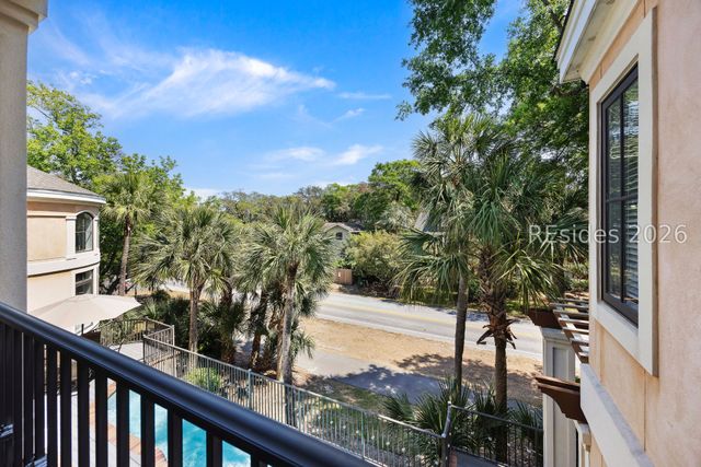 14 Dove St, Hilton Head Island, SC 29928