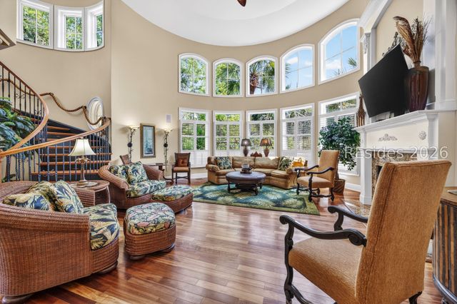 14 Dove St, Hilton Head Island, SC 29928