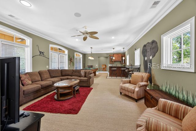 14 Dove St, Hilton Head Island, SC 29928