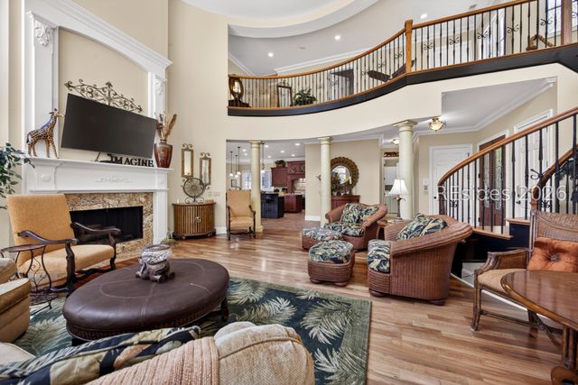 14 Dove St, Hilton Head Island, SC 29928