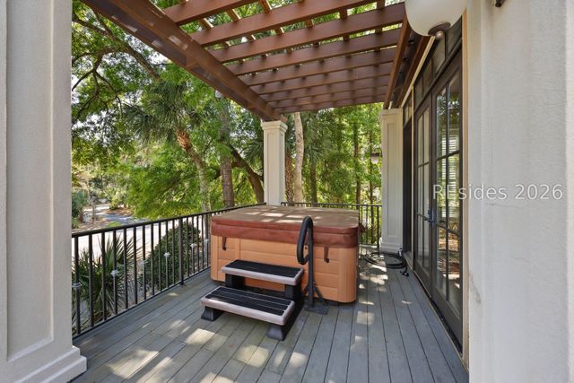 14 Dove St, Hilton Head Island, SC 29928