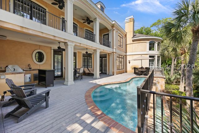 14 Dove St, Hilton Head Island, SC 29928