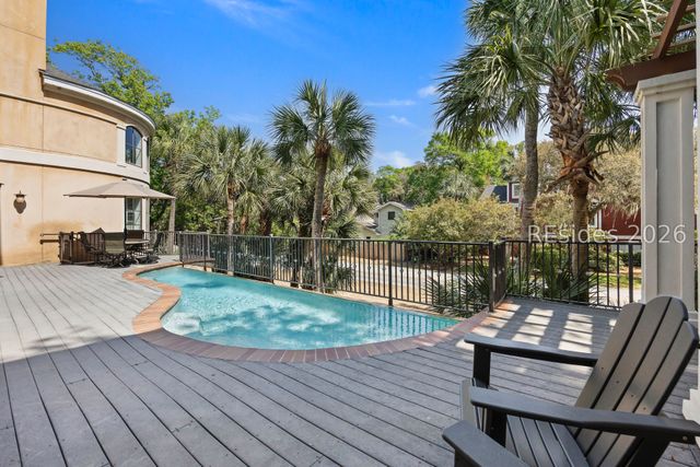 14 Dove St, Hilton Head Island, SC 29928