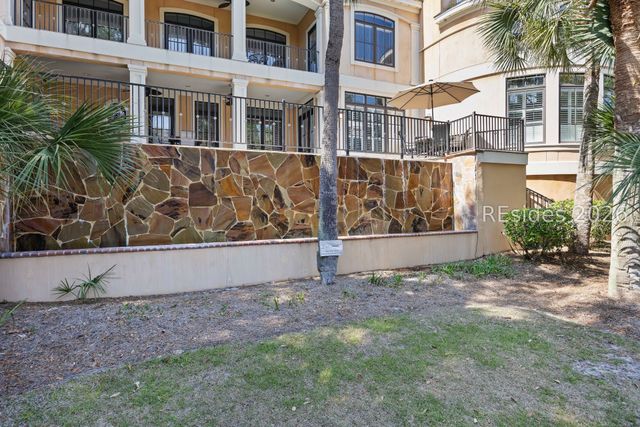 14 Dove St, Hilton Head Island, SC 29928