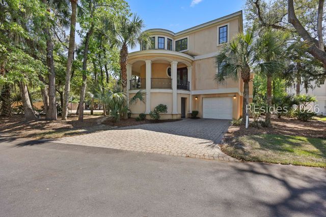 14 Dove St, Hilton Head Island, SC 29928