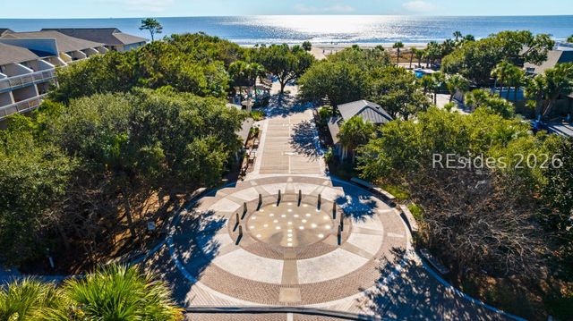 14 Dove St, Hilton Head Island, SC 29928