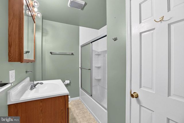 303 WYNNEWOOD RD, Ewing, NJ 08628