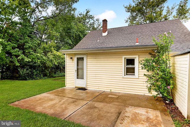 303 WYNNEWOOD RD, Ewing, NJ 08628