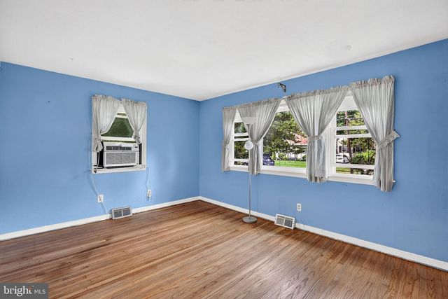 303 WYNNEWOOD RD, Ewing, NJ 08628