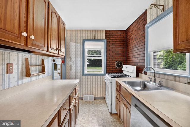 303 WYNNEWOOD RD, Ewing, NJ 08628