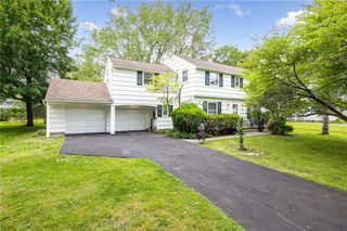 29 Idlewood Road, Brighton, NY 14618