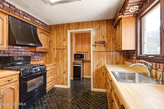 215 Huxley Drive, Brick, NJ 08723