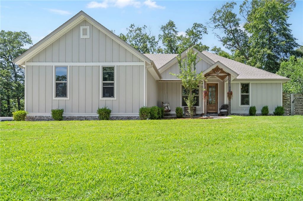 14 Brierfield Lane, Bella Vista, AR 72714