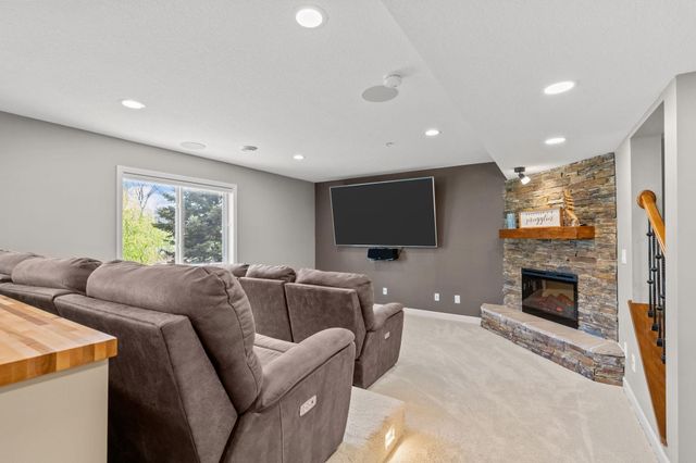 15271 Creekside Lane, Dayton, MN 55369