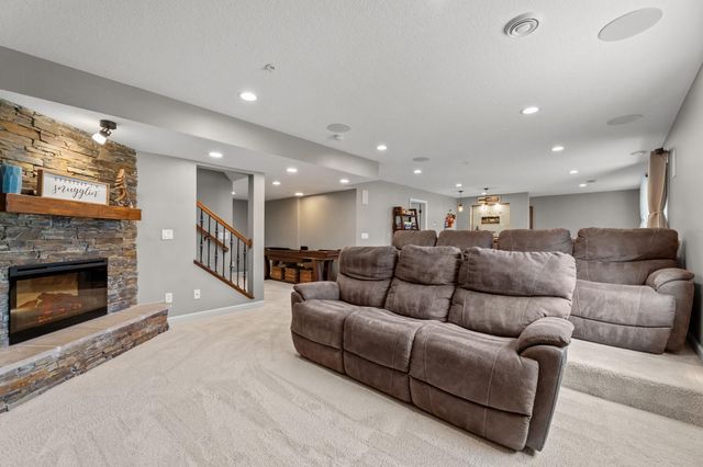 15271 Creekside Lane, Dayton, MN 55369