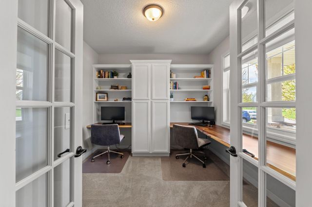 15271 Creekside Lane, Dayton, MN 55369