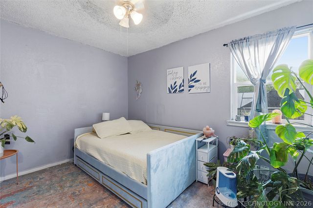 902 S Lincoln Ave Avenue, Wagoner, OK 74467