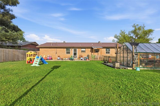 902 S Lincoln Ave Avenue, Wagoner, OK 74467