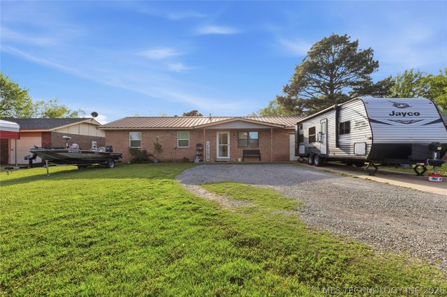 902 S Lincoln Ave Avenue, Wagoner, OK 74467