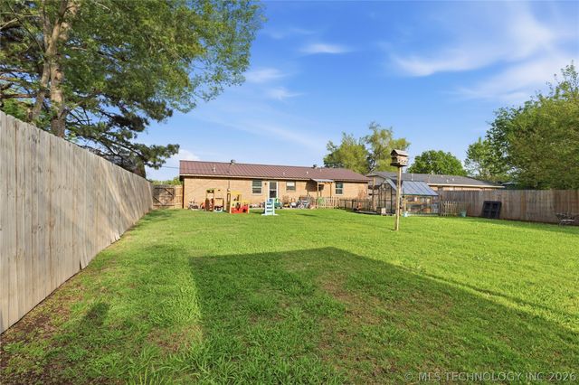 902 S Lincoln Ave Avenue, Wagoner, OK 74467
