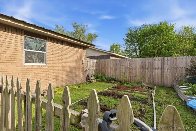 902 S Lincoln Ave Avenue, Wagoner, OK 74467