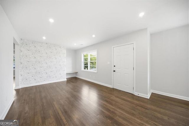 2283 Scotty Circle, Decatur, GA 30032