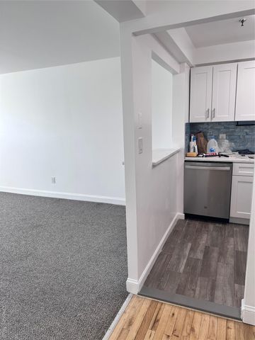 20 Wendell Street 33B, Hempstead, NY 11550