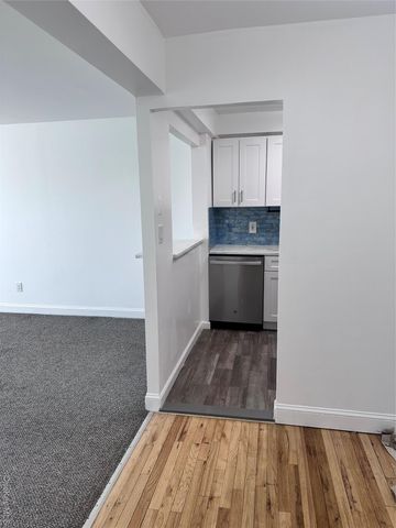 20 Wendell Street 33B, Hempstead, NY 11550